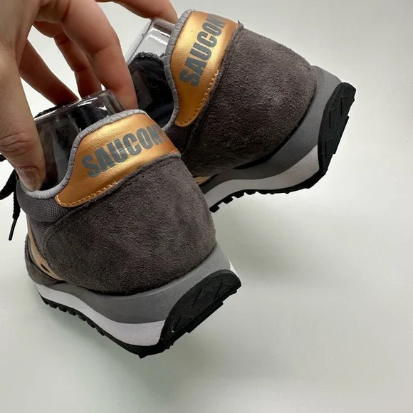 saucony | Jazz 81 Women’s Sneakers in Grey / Gold - Picture 5 of 8